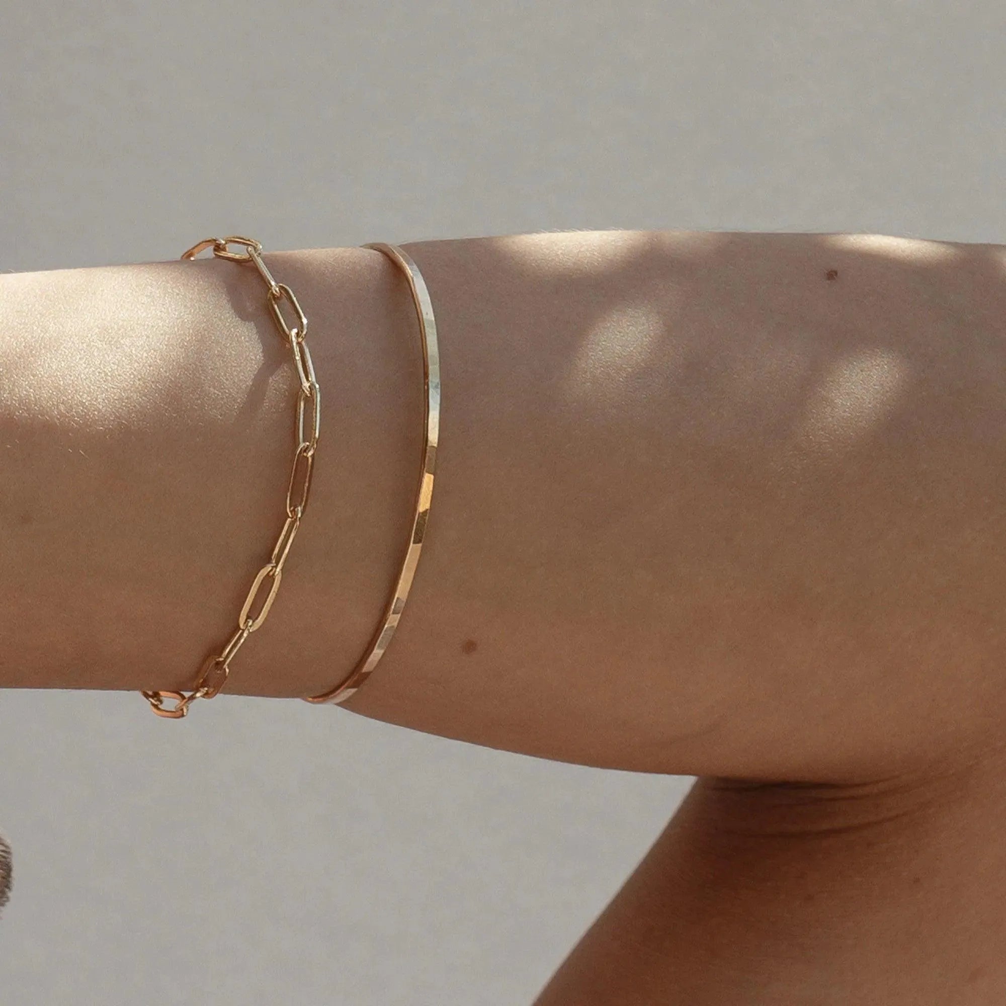 Alana Textured Gold Bangle - ELLA PALM